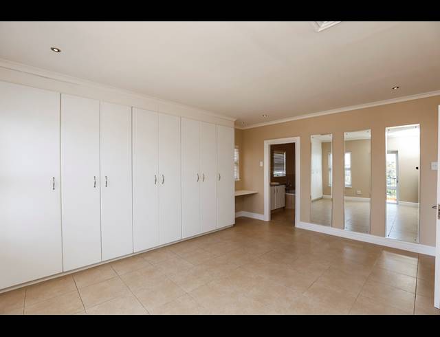 3 BEDROOM APARTMENT FOR SALE IN LA LUCIA